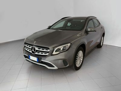 MERCEDES GLA CROSSOVER 200 D AUTOMATIC BUS. EXTRA 001