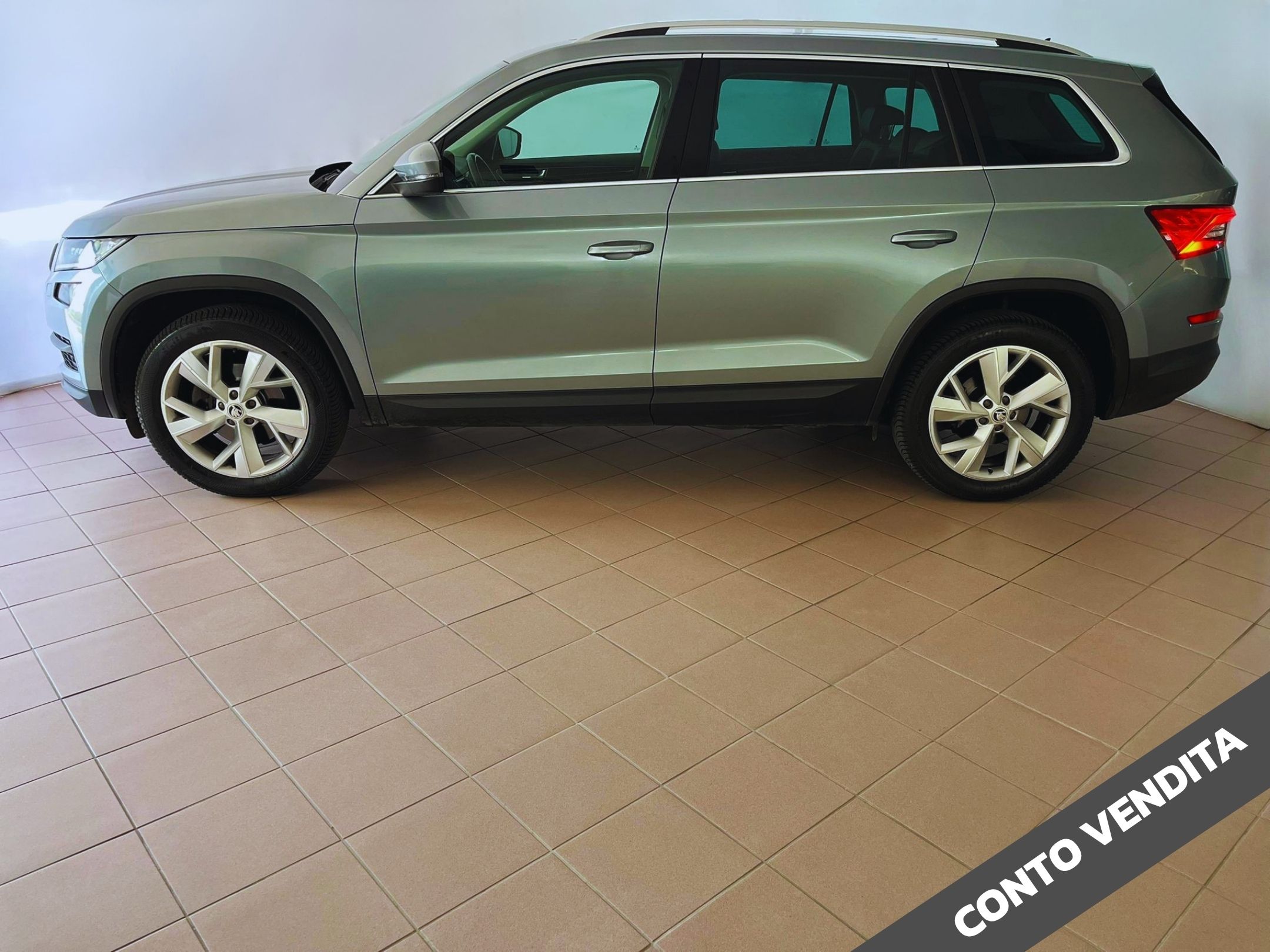 SKODA KODIAQ Suv 2.0 Tdi Scr Style Dsg 4Wd - 001 - 1 - AutoCerra - Concessionaria | Officina a Lamezia Terme SKODA KODIAQ Suv 2.0 Tdi Scr Style Dsg 4Wd – 001