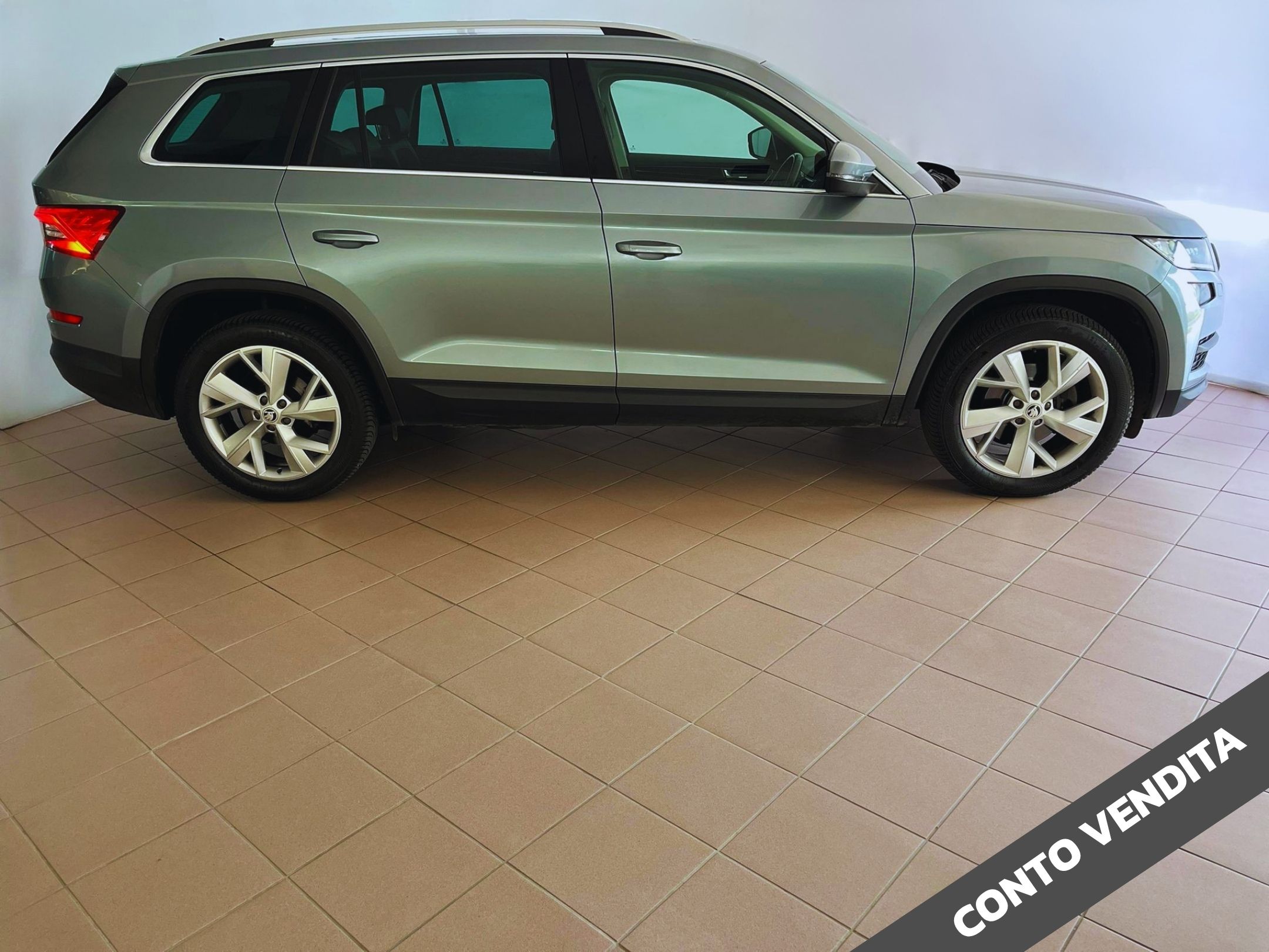 SKODA KODIAQ Suv 2.0 Tdi Scr Style Dsg 4Wd - 001 - 3 - AutoCerra - Concessionaria | Officina a Lamezia Terme SKODA KODIAQ Suv 2.0 Tdi Scr Style Dsg 4Wd – 001