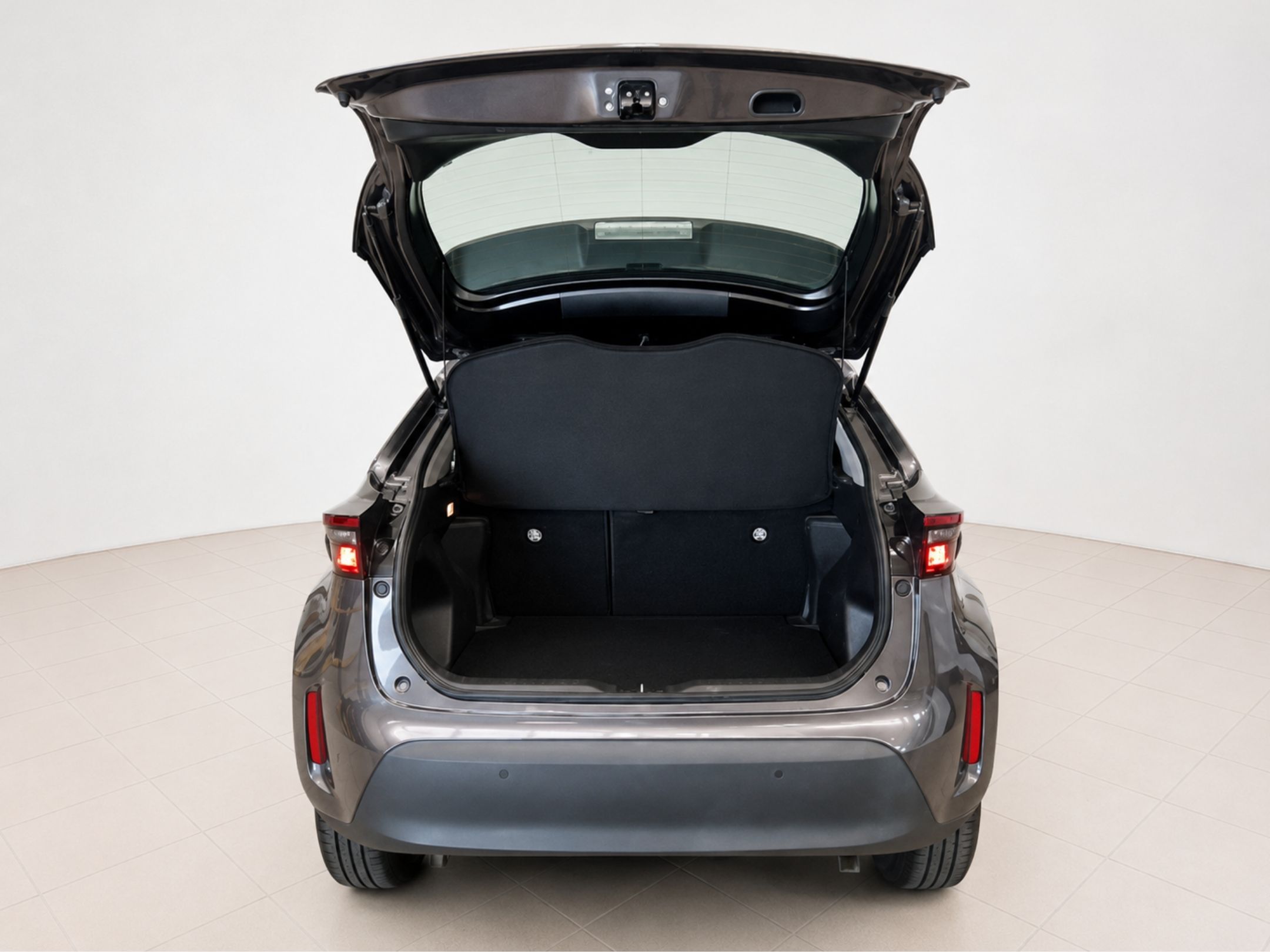 TOYOTA YARIS CROSS SUV 1.5H (116 CV) E-CVT BUSINESS - 905 - 12 - AutoCerra - Concessionaria | Officina a Lamezia Terme TOYOTA YARIS CROSS SUV 1.5H (116 CV) E-CVT BUSINESS – 905