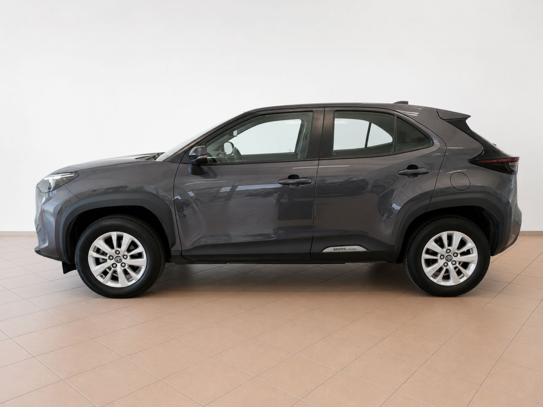 TOYOTA YARIS CROSS SUV 1.5H (116 CV) E-CVT BUSINESS - 905 - 1 - AutoCerra - Concessionaria | Officina a Lamezia Terme TOYOTA YARIS CROSS SUV 1.5H (116 CV) E-CVT BUSINESS – 905