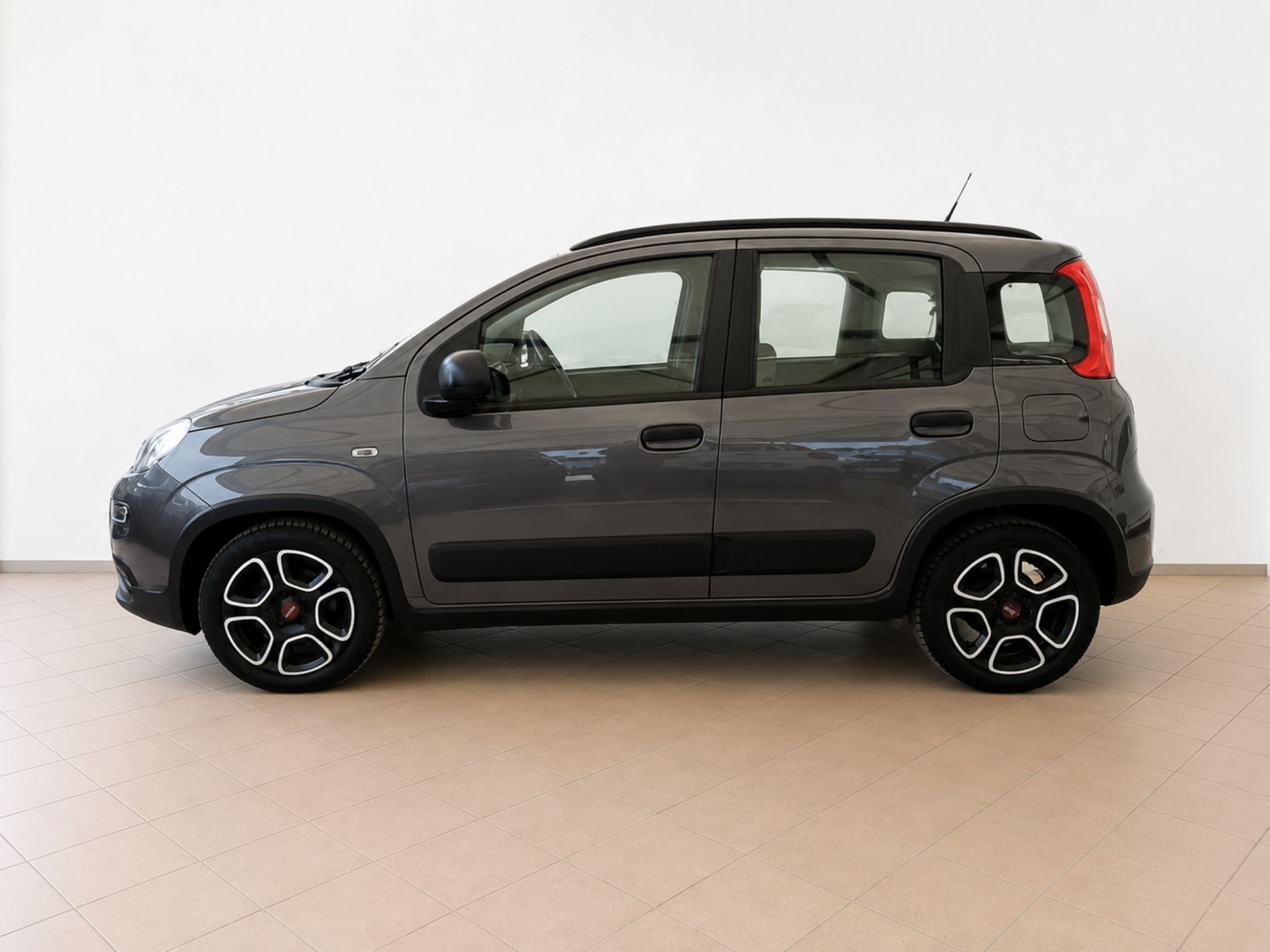 FIAT PANDA BERLINA 1.0 70CV SES HYBRID CITY LIFE - 911 - 1 - AutoCerra - Concessionaria | Officina a Lamezia Terme FIAT PANDA BERLINA 1.0 70CV SES HYBRID CITY LIFE – 911