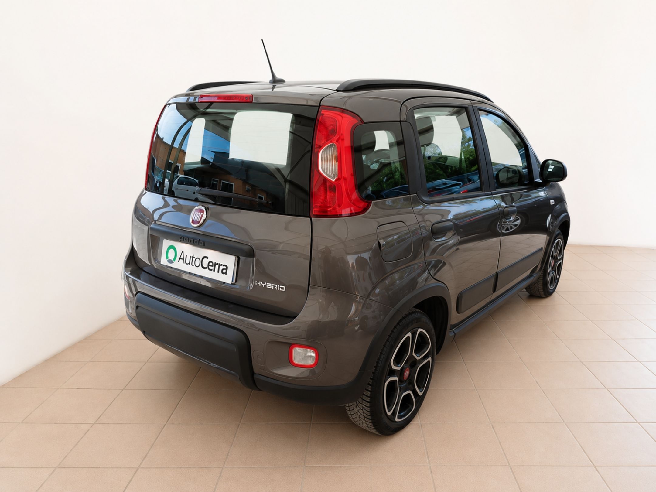 FIAT PANDA BERLINA 1.0 70CV SES HYBRID CITY LIFE - 911 - 4 - AutoCerra - Concessionaria | Officina a Lamezia Terme FIAT PANDA BERLINA 1.0 70CV SES HYBRID CITY LIFE – 911