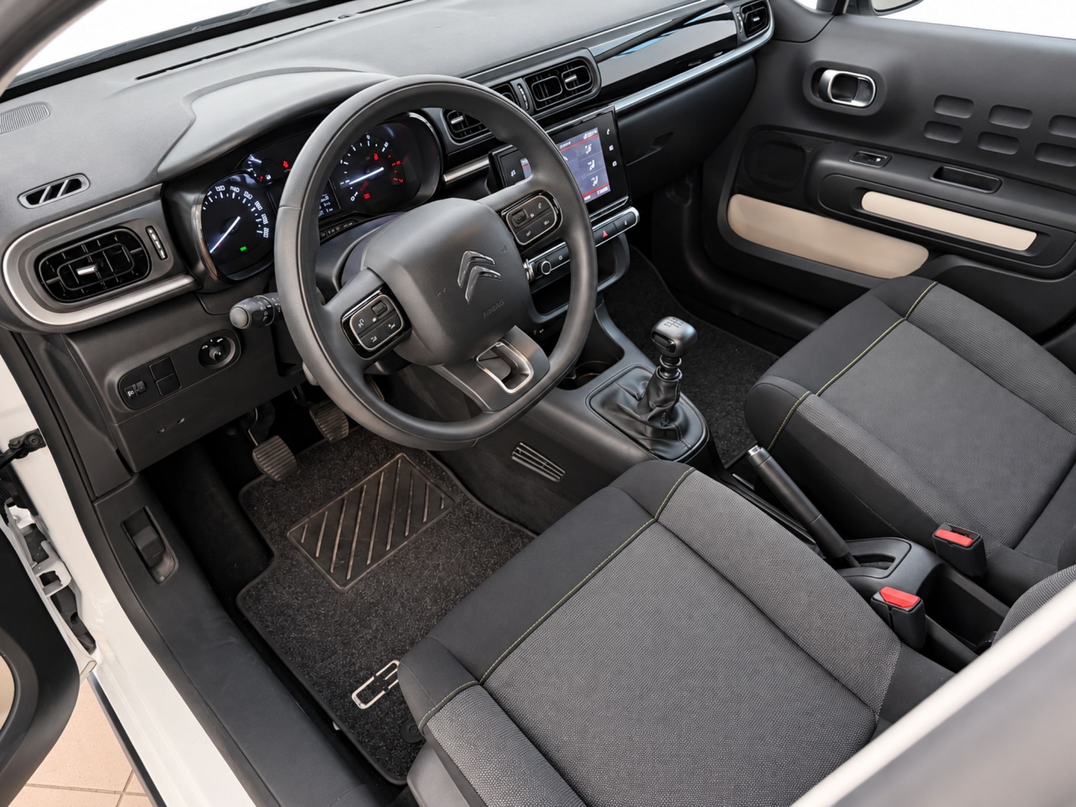 👉MENO MILLE👈 CITROEN C3 BERLINA BLUEHDI 100 SES FEEL PACK - 933 - 10 - AutoCerra - Concessionaria | Officina a Lamezia Terme 👉MENO MILLE👈 CITROEN C3 BERLINA BLUEHDI 100 SES FEEL PACK – 933