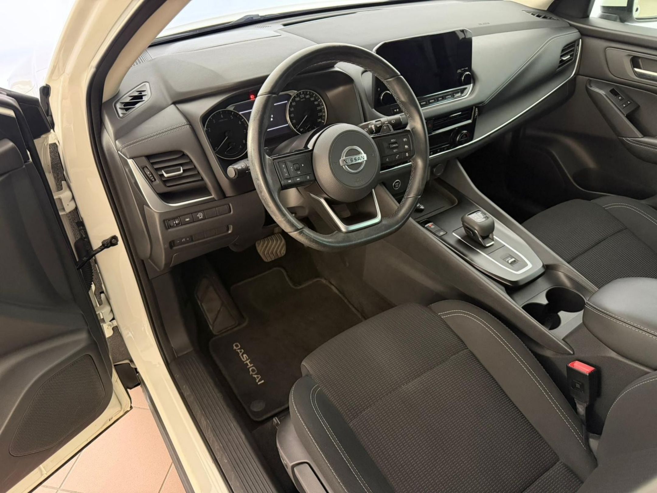 👉MENO MILLE👈 NISSAN QASHQAI SUV 1.3 MHEV 158 BUSINESS XTRONIC - 935 - 10 - AutoCerra - Concessionaria | Officina a Lamezia Terme 👉MENO MILLE👈 NISSAN QASHQAI SUV 1.3 MHEV 158 BUSINESS XTRONIC – 935