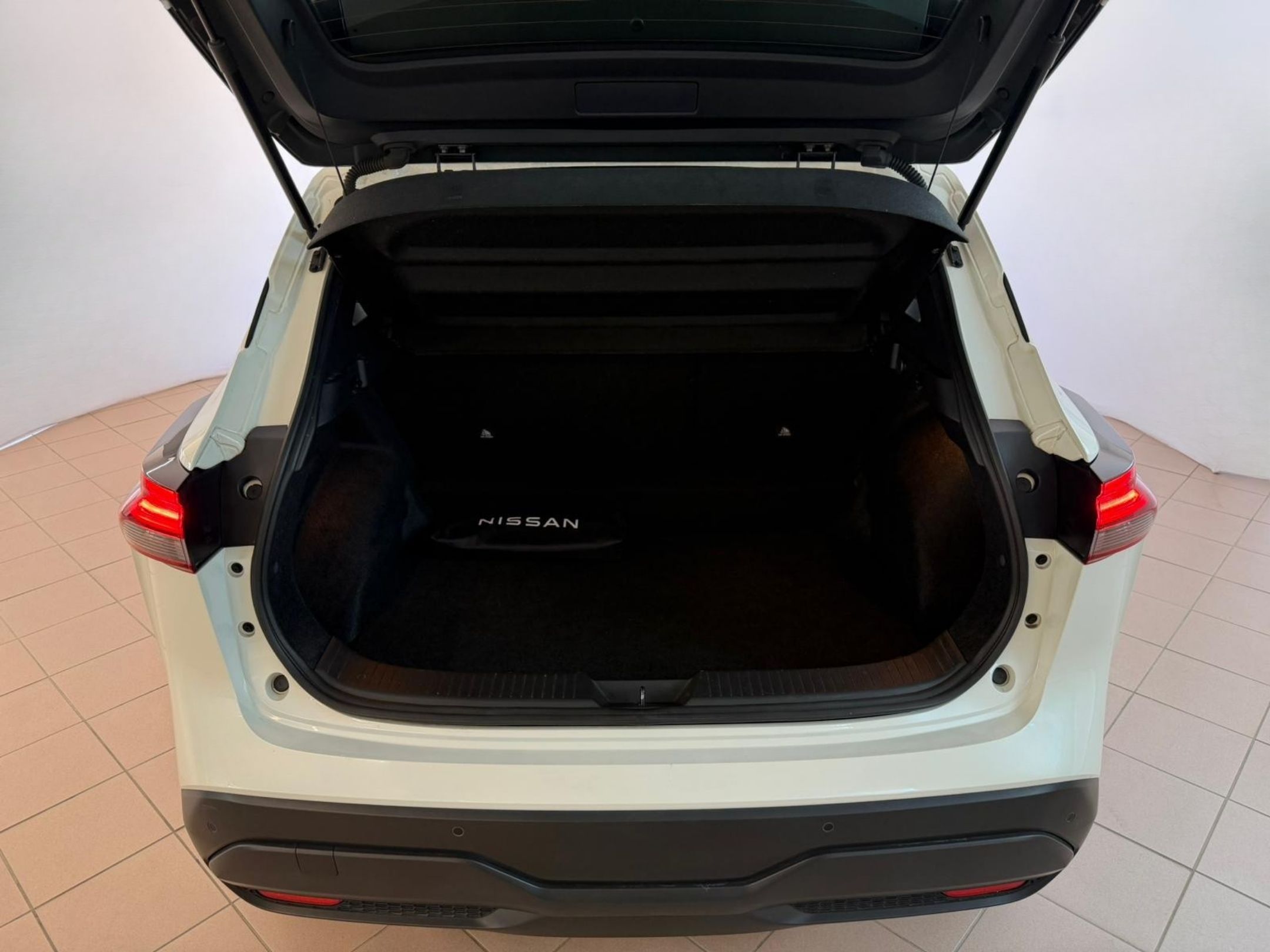 👉MENO MILLE👈 NISSAN QASHQAI SUV 1.3 MHEV 158 BUSINESS XTRONIC - 935 - 11 - AutoCerra - Concessionaria | Officina a Lamezia Terme 👉MENO MILLE👈 NISSAN QASHQAI SUV 1.3 MHEV 158 BUSINESS XTRONIC – 935
