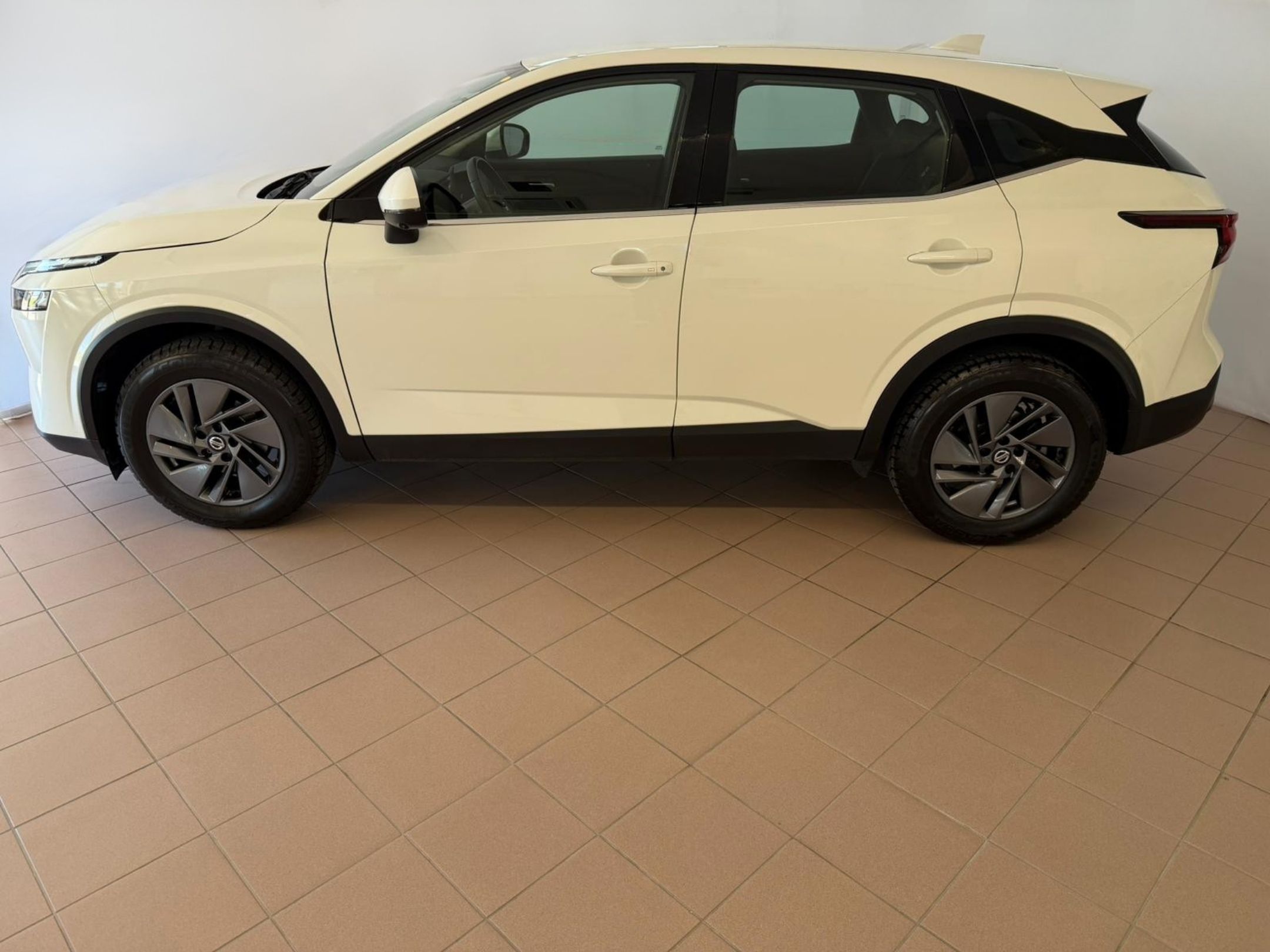 👉MENO MILLE👈 NISSAN QASHQAI SUV 1.3 MHEV 158 BUSINESS XTRONIC - 935 - 1 - AutoCerra - Concessionaria | Officina a Lamezia Terme 👉MENO MILLE👈 NISSAN QASHQAI SUV 1.3 MHEV 158 BUSINESS XTRONIC – 935
