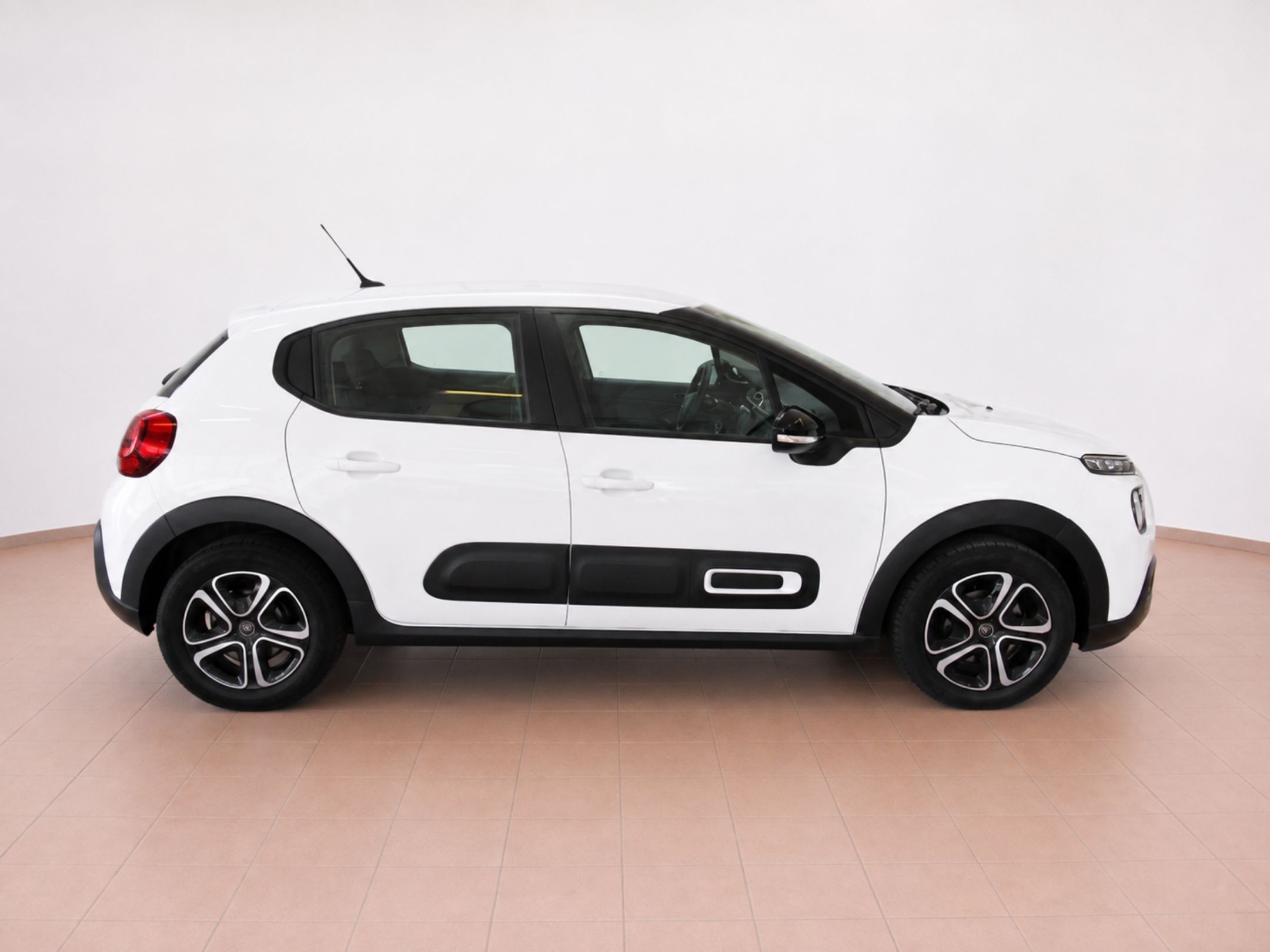 👉MENO MILLE👈 CITROEN C3 BERLINA BLUEHDI 100 SES FEEL PACK - 933 - 3 - AutoCerra - Concessionaria | Officina a Lamezia Terme 👉MENO MILLE👈 CITROEN C3 BERLINA BLUEHDI 100 SES FEEL PACK – 933