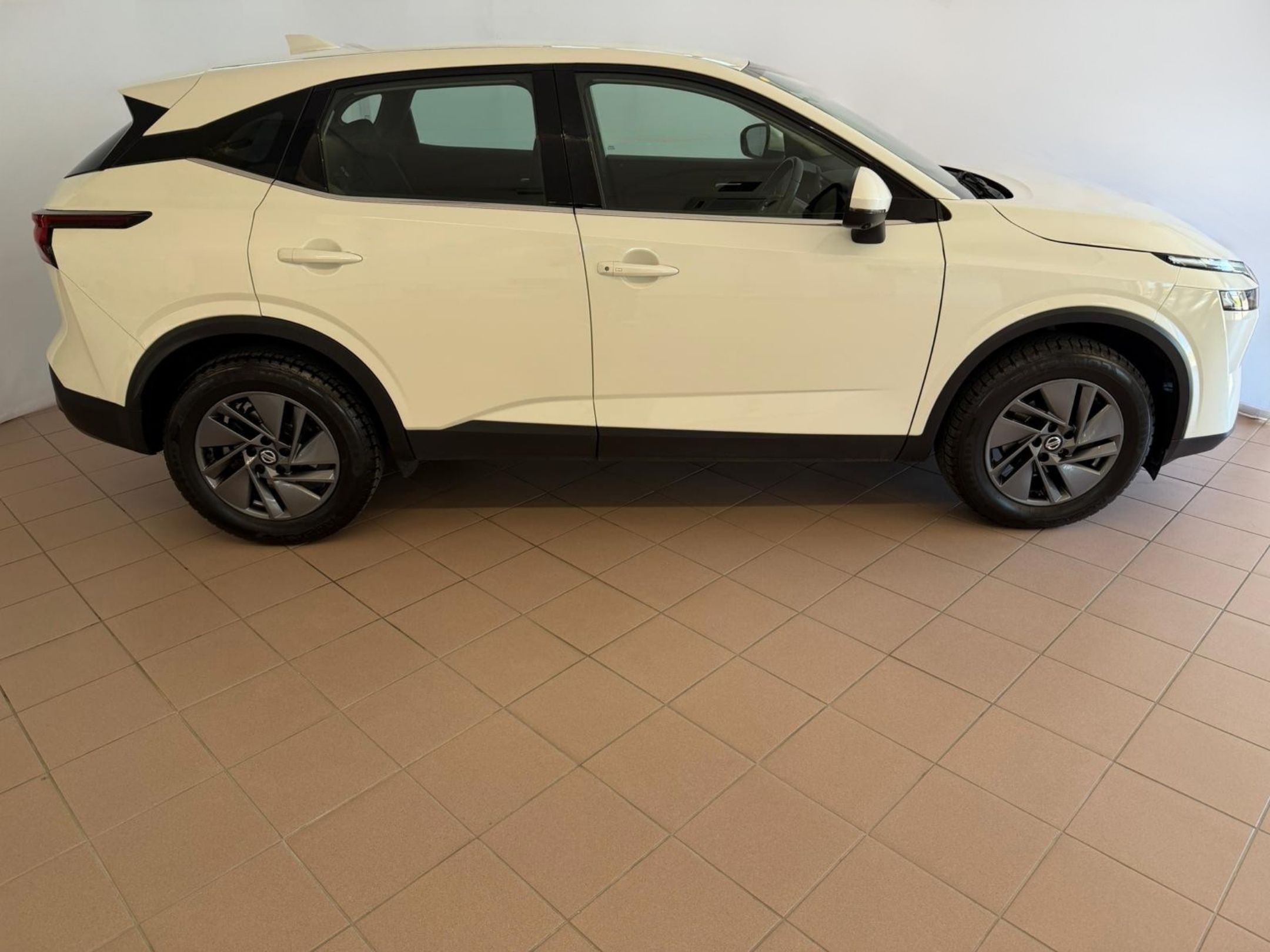 👉MENO MILLE👈 NISSAN QASHQAI SUV 1.3 MHEV 158 BUSINESS XTRONIC - 935 - 3 - AutoCerra - Concessionaria | Officina a Lamezia Terme 👉MENO MILLE👈 NISSAN QASHQAI SUV 1.3 MHEV 158 BUSINESS XTRONIC – 935