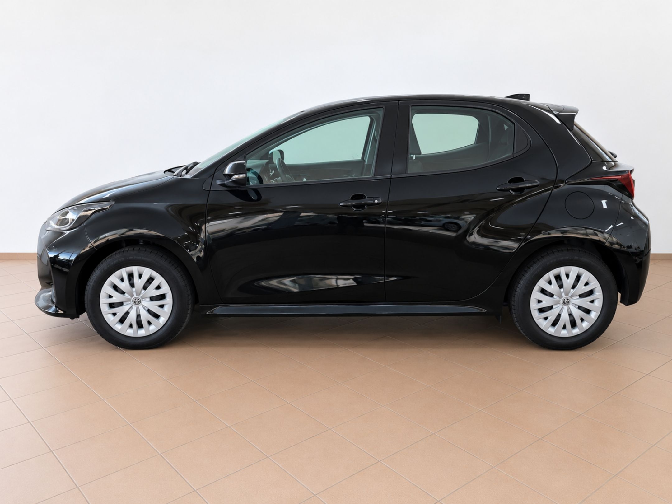---IN ARRIVO--- TOYOTA YARIS BERLINA HYBRID BUSINESS MY21 - 942 - 1 - AutoCerra - Concessionaria | Officina a Lamezia Terme —IN ARRIVO— TOYOTA YARIS BERLINA HYBRID BUSINESS MY21 – 942