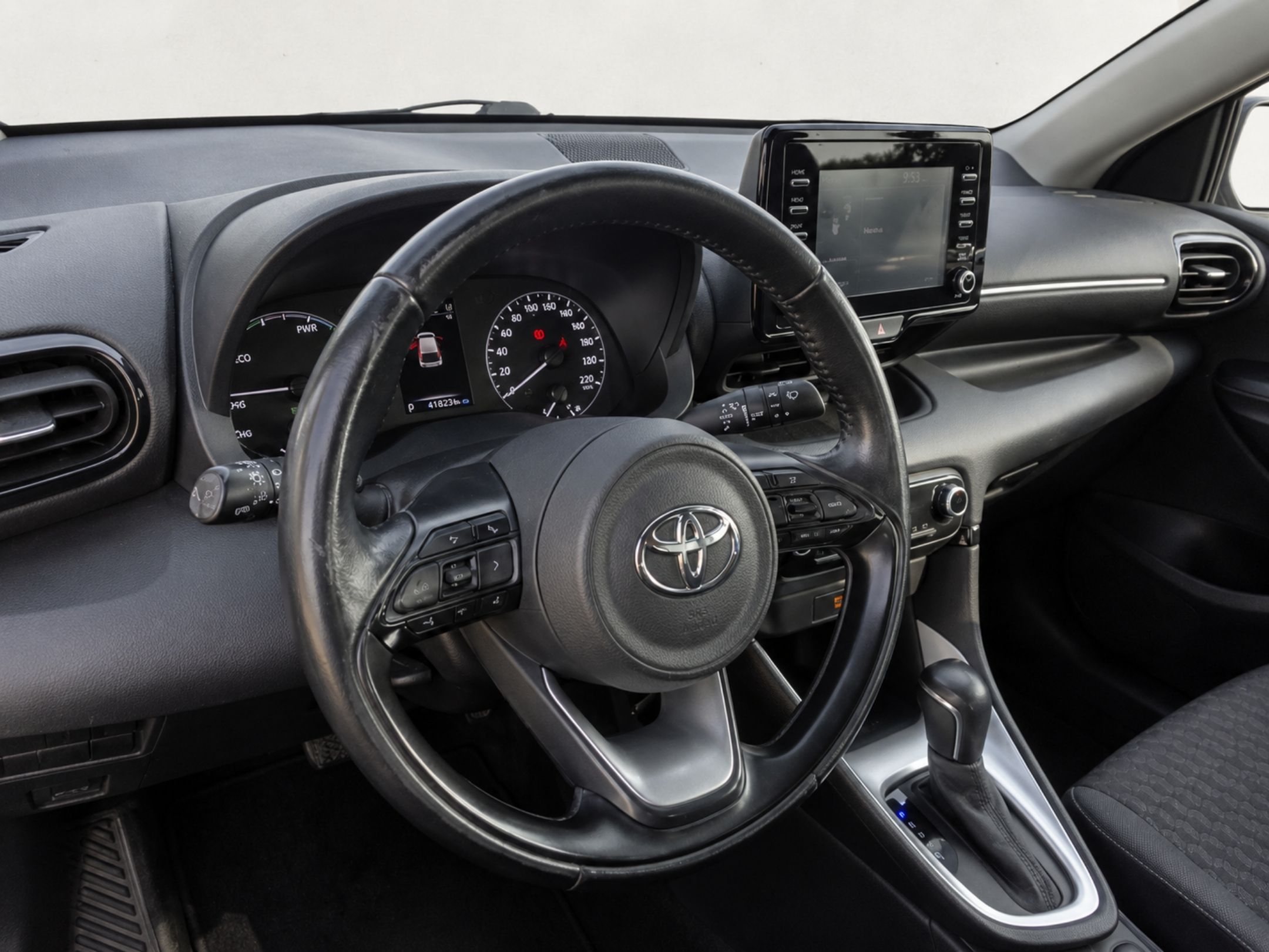 ---IN ARRIVO--- TOYOTA YARIS BERLINA HYBRID BUSINESS MY21 - 942 - 5 - AutoCerra - Concessionaria | Officina a Lamezia Terme —IN ARRIVO— TOYOTA YARIS BERLINA HYBRID BUSINESS MY21 – 942