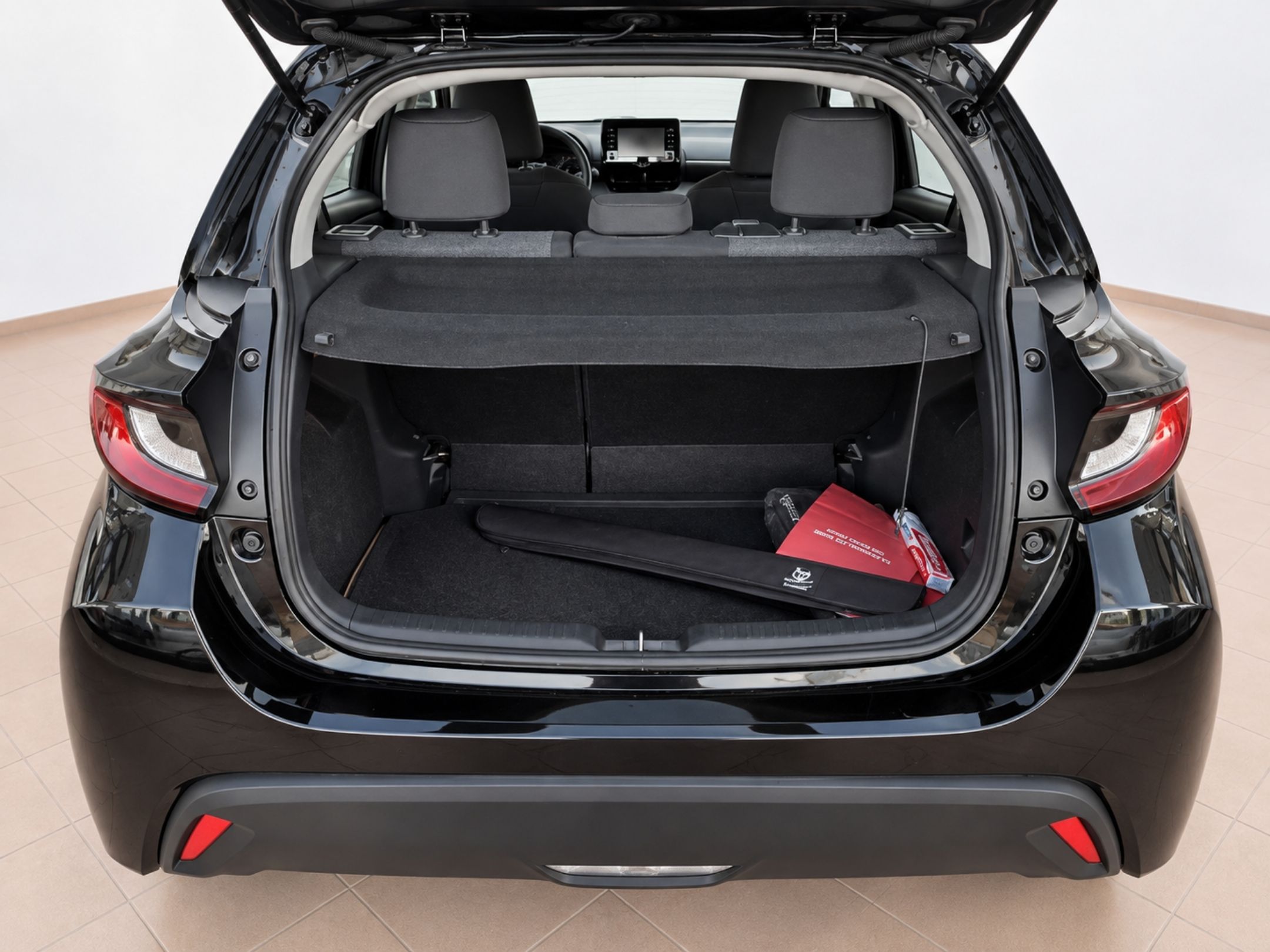 ---IN ARRIVO--- TOYOTA YARIS BERLINA HYBRID BUSINESS MY21 - 942 - 7 - AutoCerra - Concessionaria | Officina a Lamezia Terme —IN ARRIVO— TOYOTA YARIS BERLINA HYBRID BUSINESS MY21 – 942