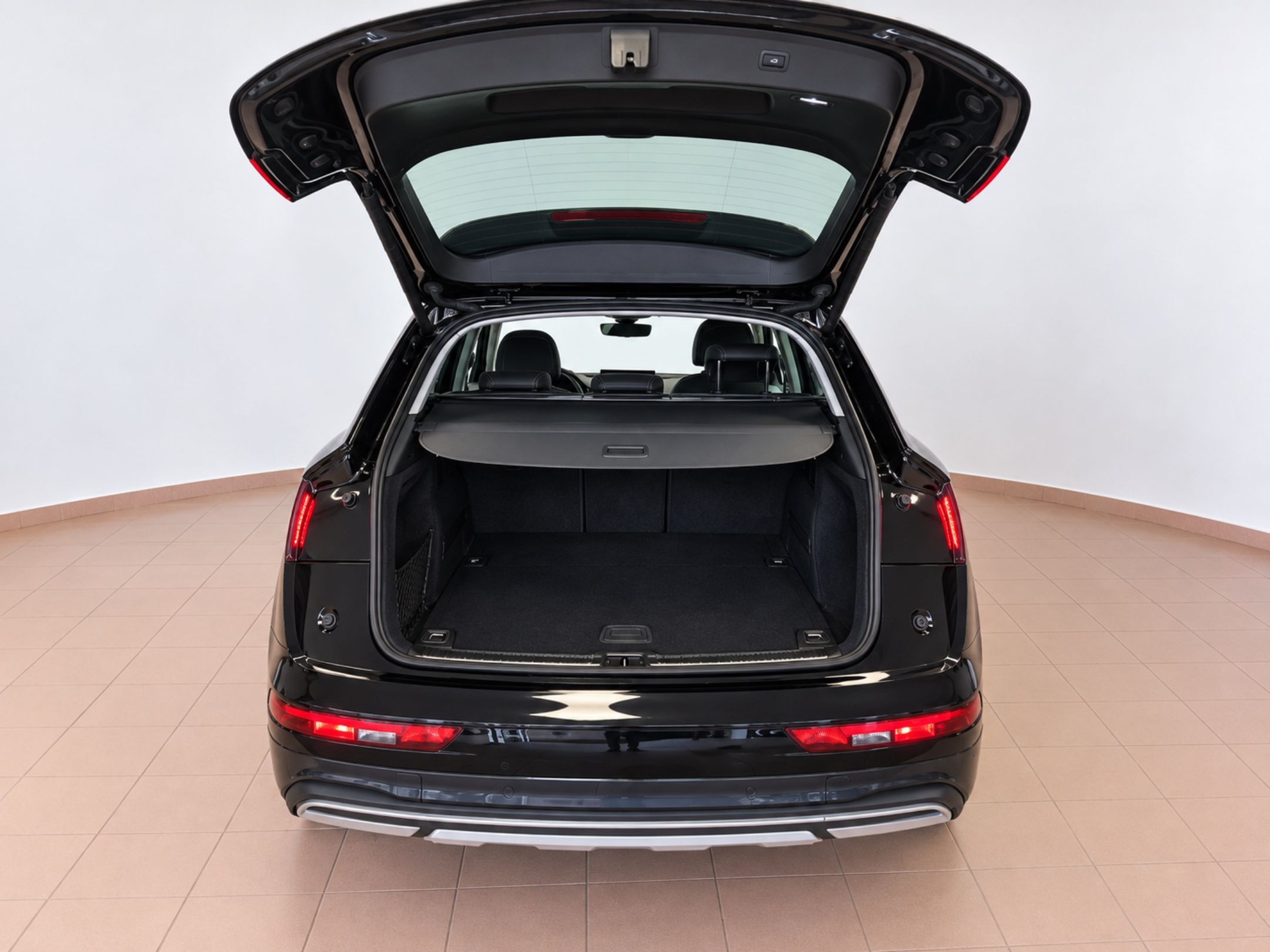 ---IN ARRIVO--- AUDI Q5 SUV 35 TDI BUSINESS ADVANCED S TRONIC - 955 - 10 - AutoCerra - Concessionaria | Officina a Lamezia Terme —IN ARRIVO— AUDI Q5 SUV 35 TDI BUSINESS ADVANCED S TRONIC – 955