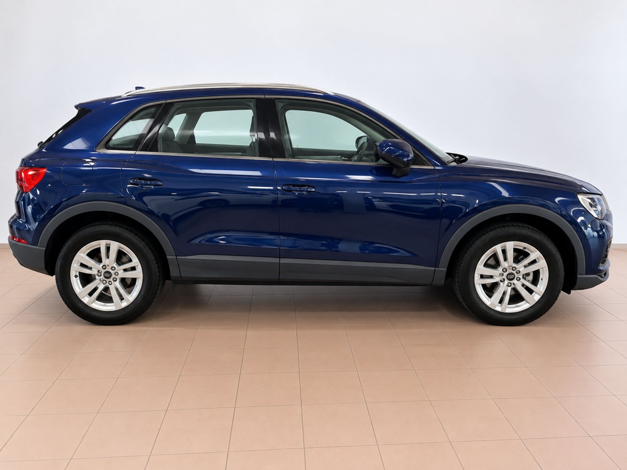 ---IN ARRIVO--- AUDI Q3 SUV 35 TDI S TRONIC BUSINESS - 947 - 3 - AutoCerra - Concessionaria | Officina a Lamezia Terme —IN ARRIVO— AUDI Q3 SUV 35 TDI S TRONIC BUSINESS – 947