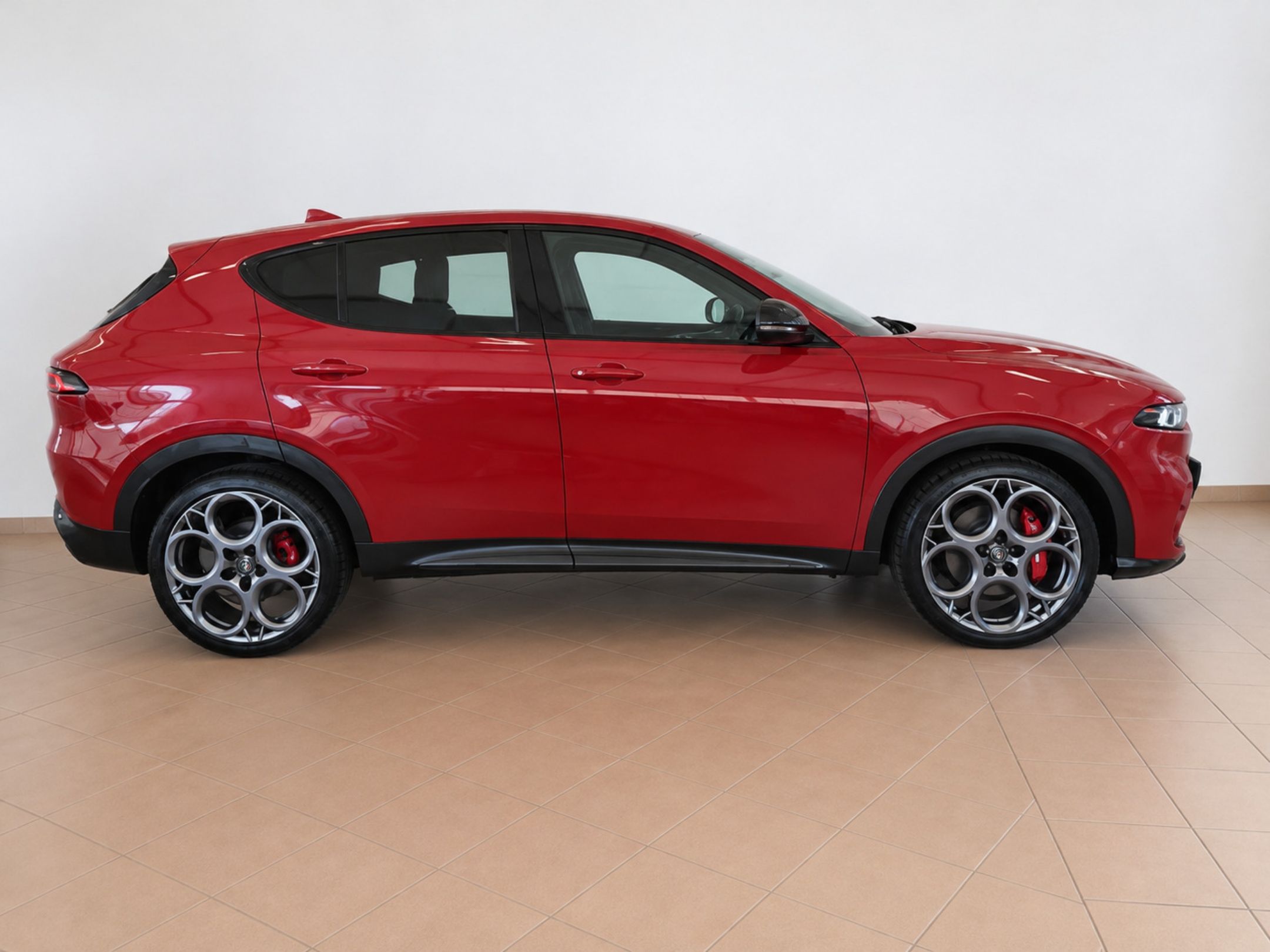---IN ARRIVO--- ALFAROMEO TONALE SUV 1.5 130CV HYBRID DDCT7 SPECIALE - 956 - 3 - AutoCerra - Concessionaria | Officina a Lamezia Terme —IN ARRIVO— ALFAROMEO TONALE SUV 1.5 130CV HYBRID DDCT7 SPECIALE – 956