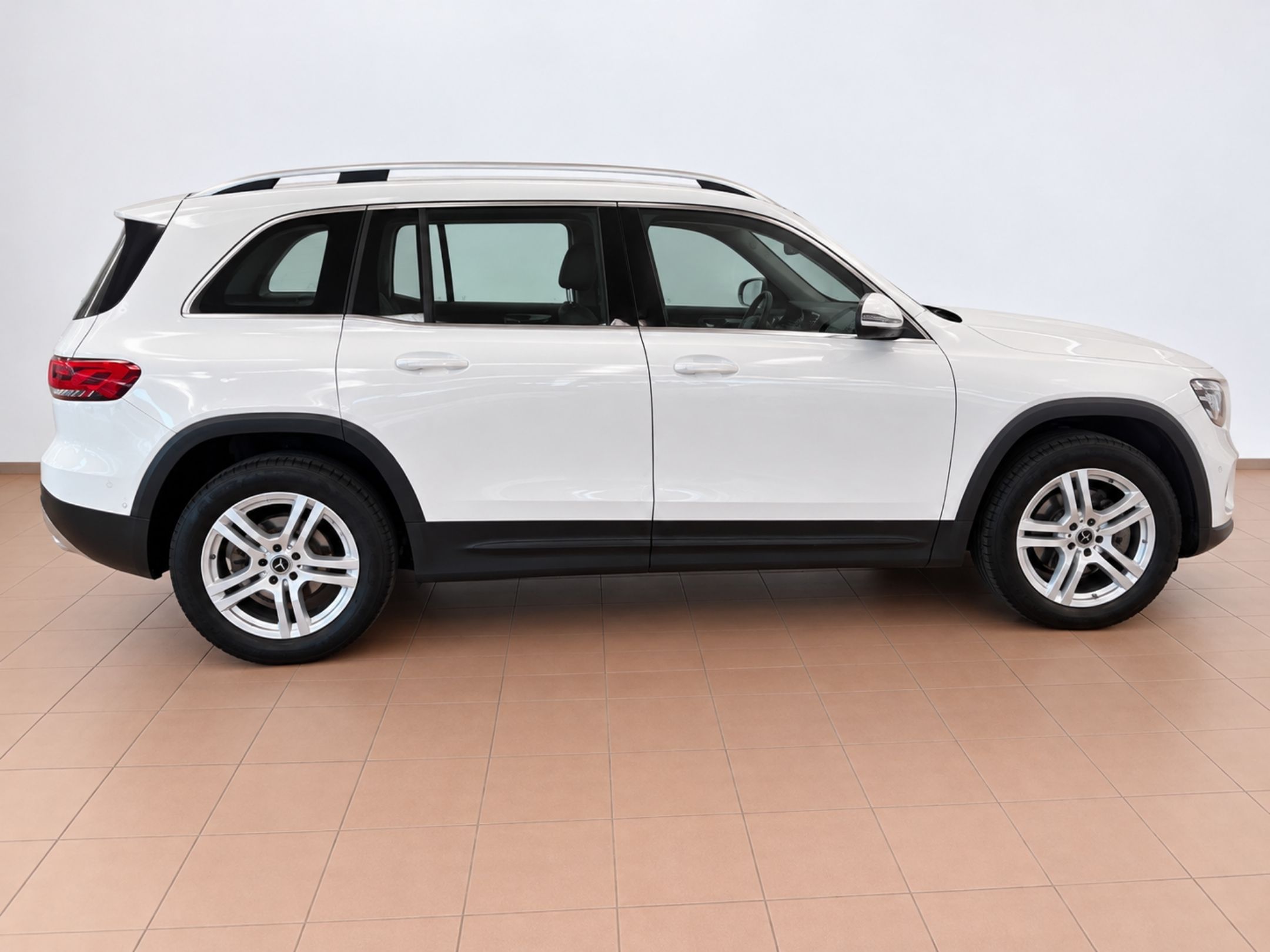 ---IN ARRIVO--- MERCEDES GLB SUV GLB 200 D AUTOMATIC 4MATIC BUSINESS EXTRA - 953 - 3 - AutoCerra - Concessionaria | Officina a Lamezia Terme —IN ARRIVO— MERCEDES GLB SUV GLB 200 D AUTOMATIC 4MATIC BUSINESS EXTRA – 953