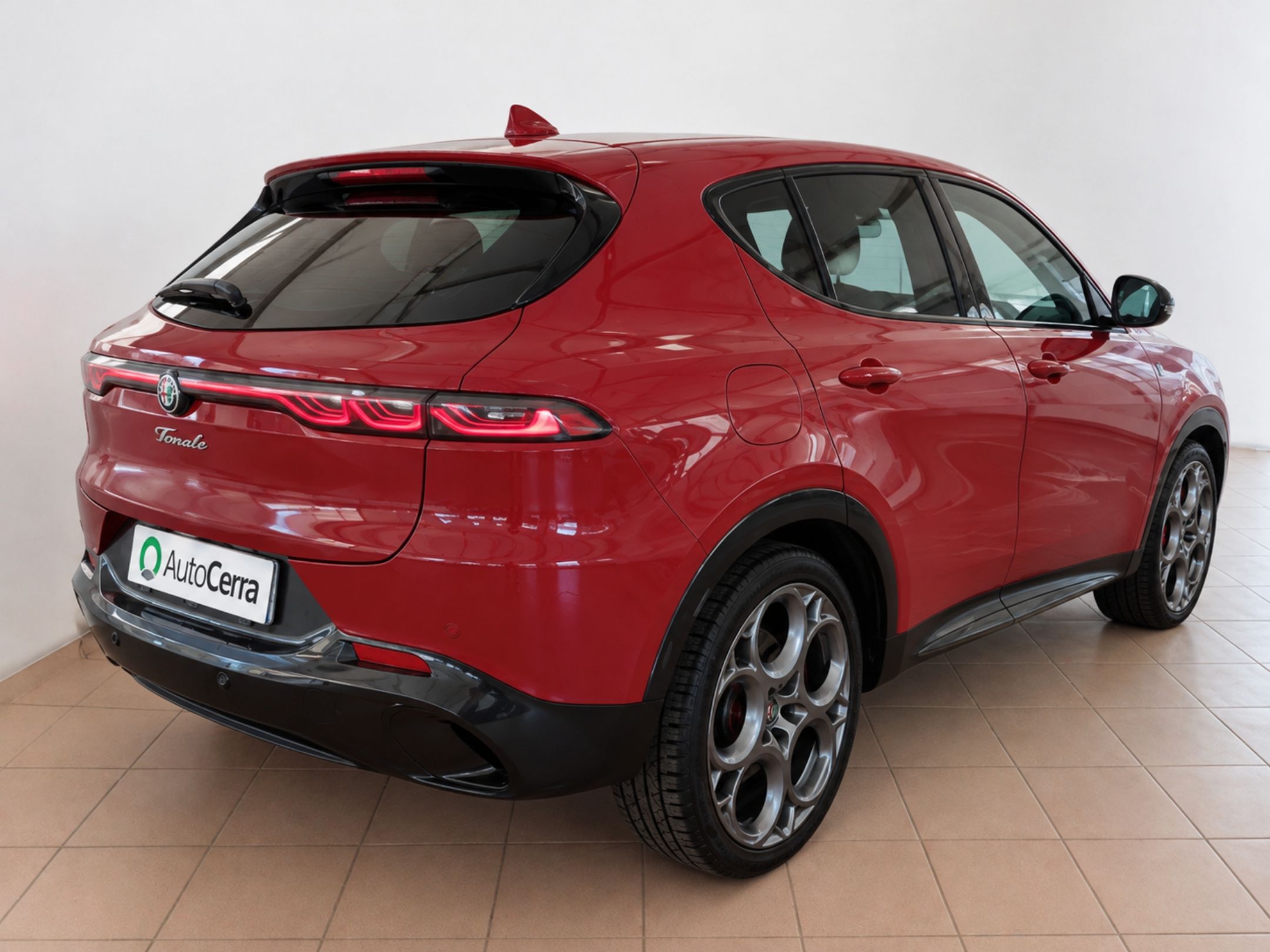 ---IN ARRIVO--- ALFAROMEO TONALE SUV 1.5 130CV HYBRID DDCT7 SPECIALE - 956 - 4 - AutoCerra - Concessionaria | Officina a Lamezia Terme —IN ARRIVO— ALFAROMEO TONALE SUV 1.5 130CV HYBRID DDCT7 SPECIALE – 956